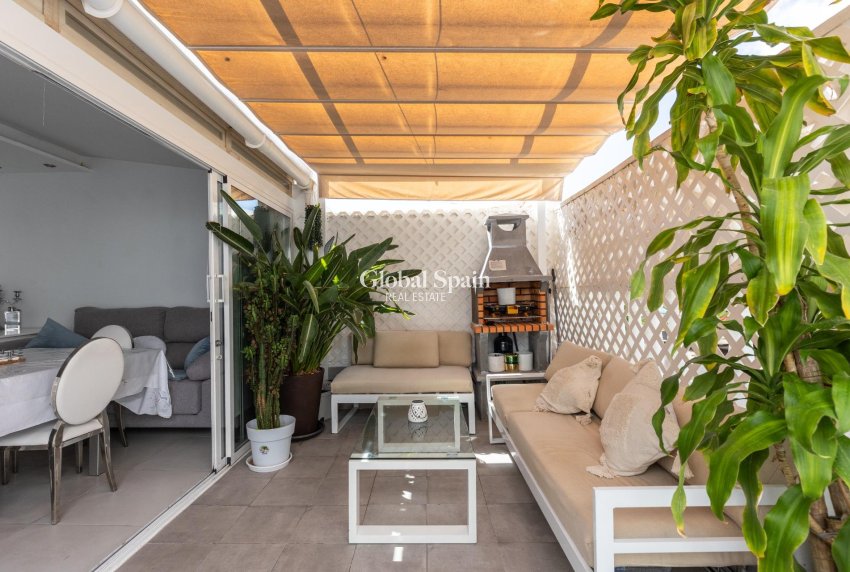 Venta - APARTAMENTO -
TORREVIEJA - Torretas