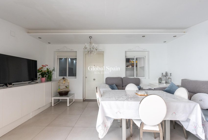 Venta - APARTAMENTO -
TORREVIEJA - Torretas