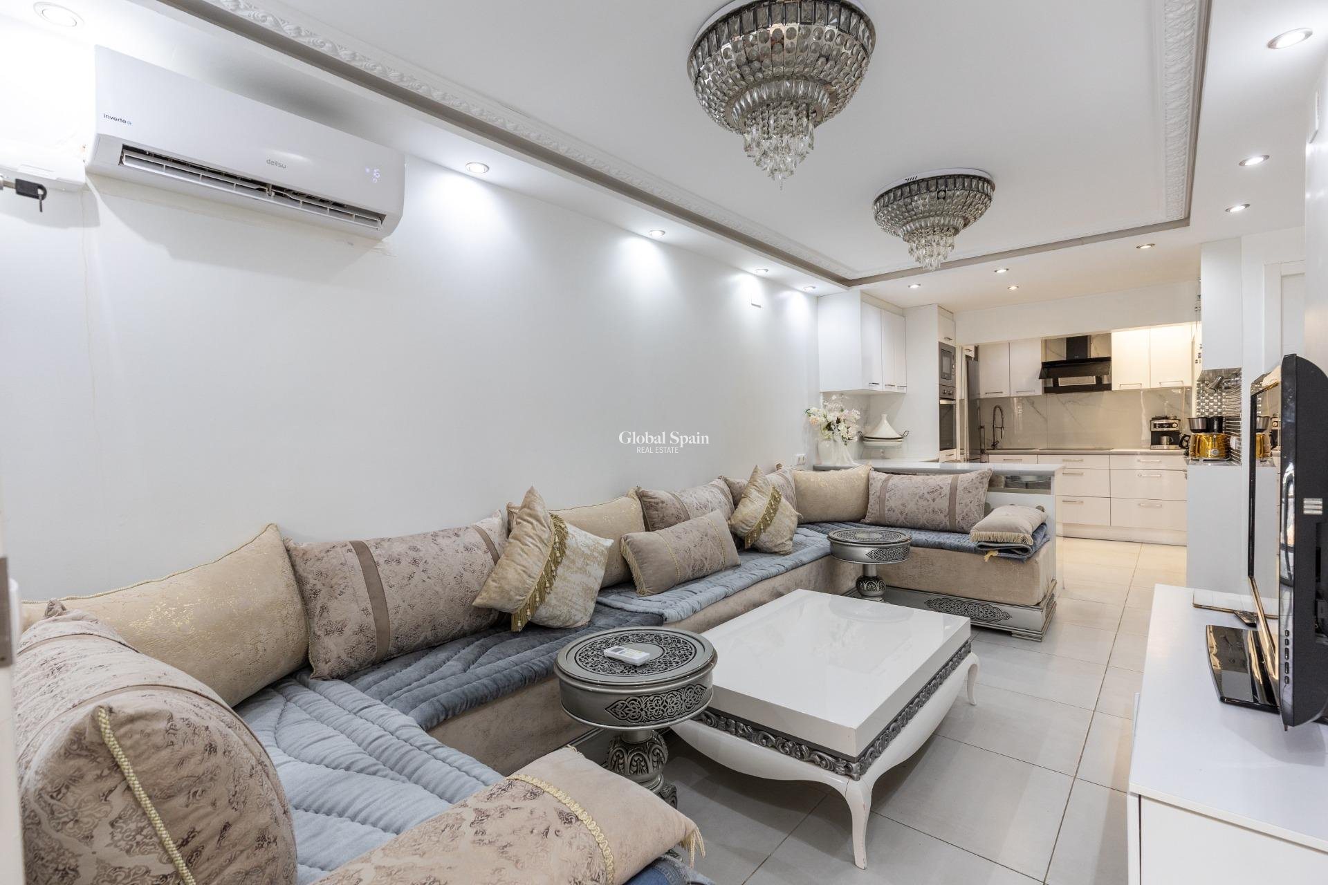 Venta - APARTAMENTO -
TORREVIEJA - Torretas