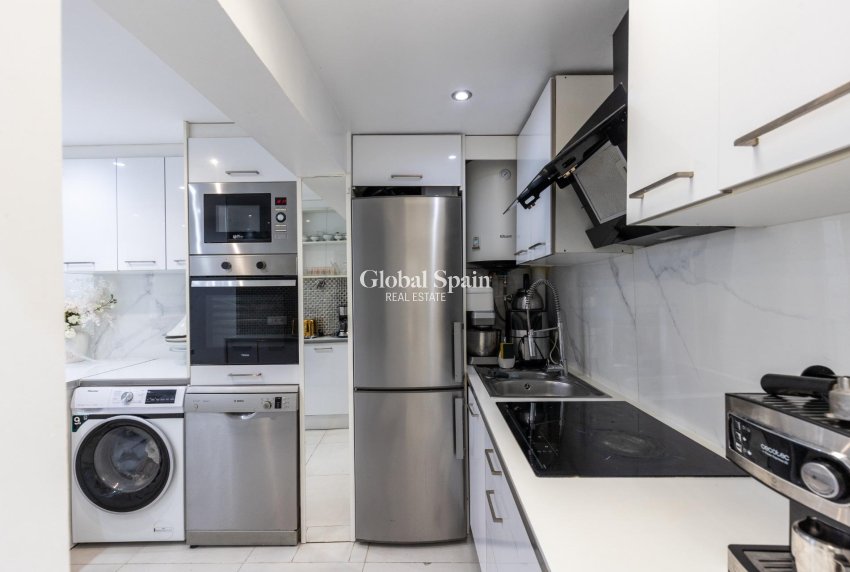 Venta - APARTAMENTO -
TORREVIEJA - Torretas