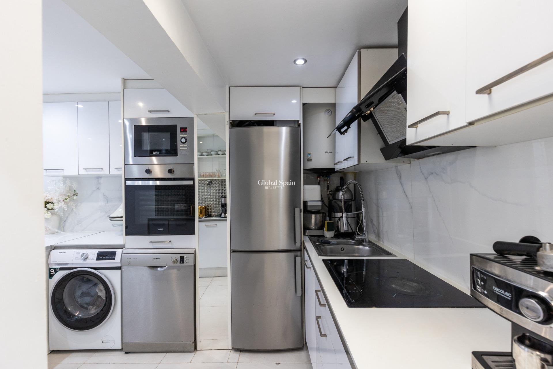 Venta - APARTAMENTO -
TORREVIEJA - Torretas