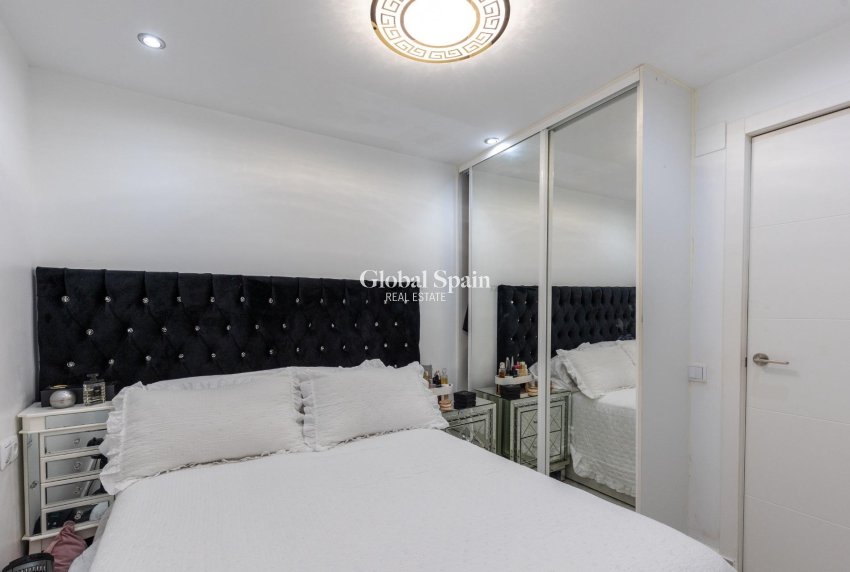 Venta - APARTAMENTO -
TORREVIEJA - Torretas