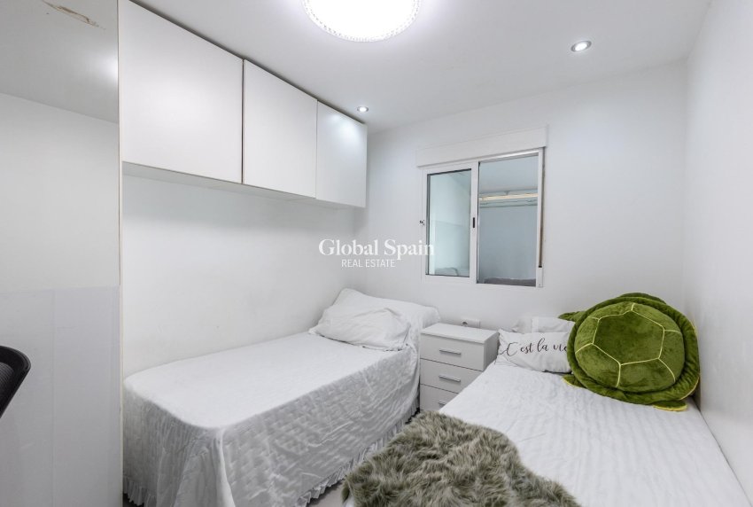 Venta - APARTAMENTO -
TORREVIEJA - Torretas