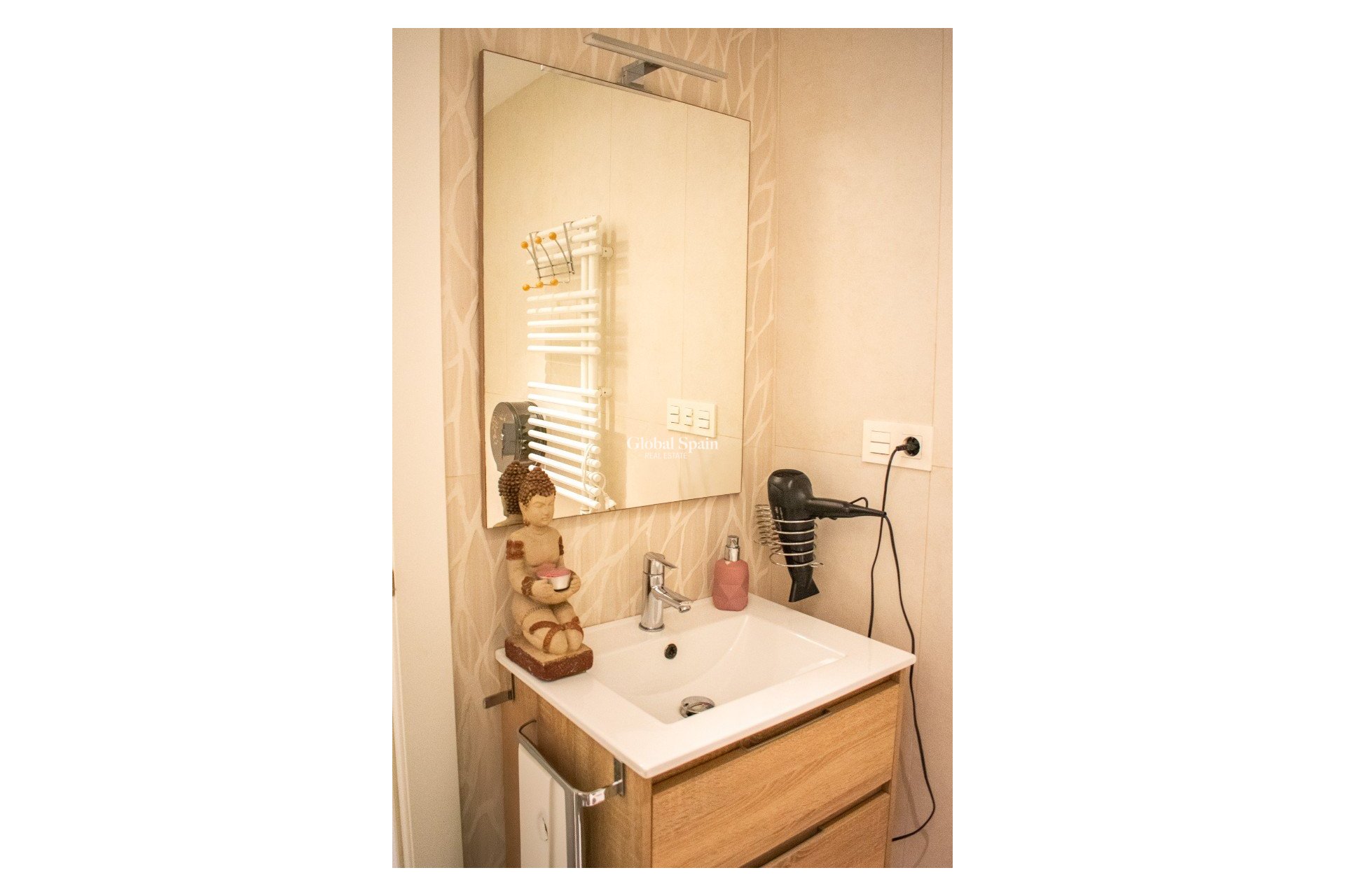 Venta - APARTAMENTO -
TORREVIEJA - Torrevieja Centro