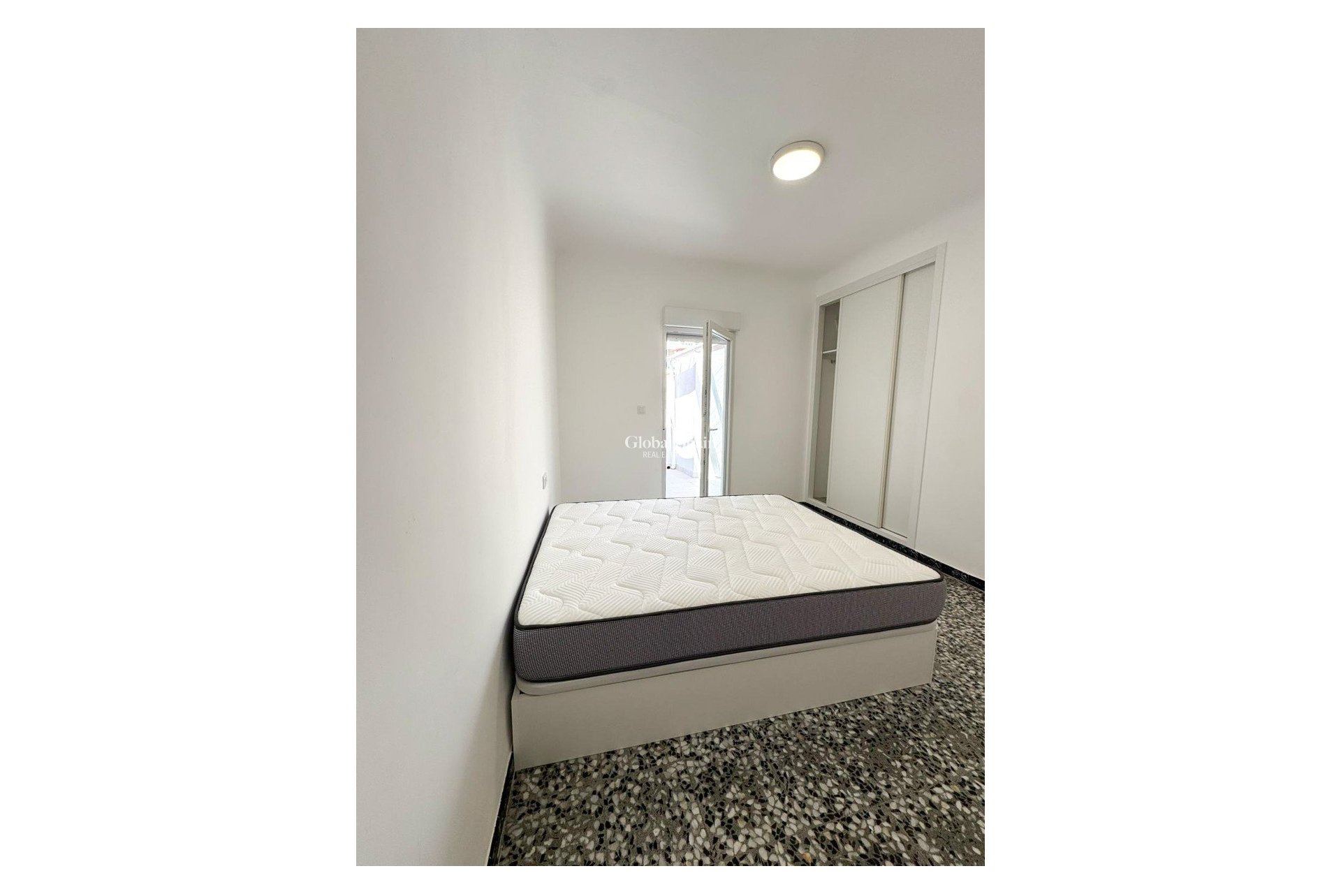 Venta - APARTAMENTO -
TORREVIEJA - Torrevieja Centro