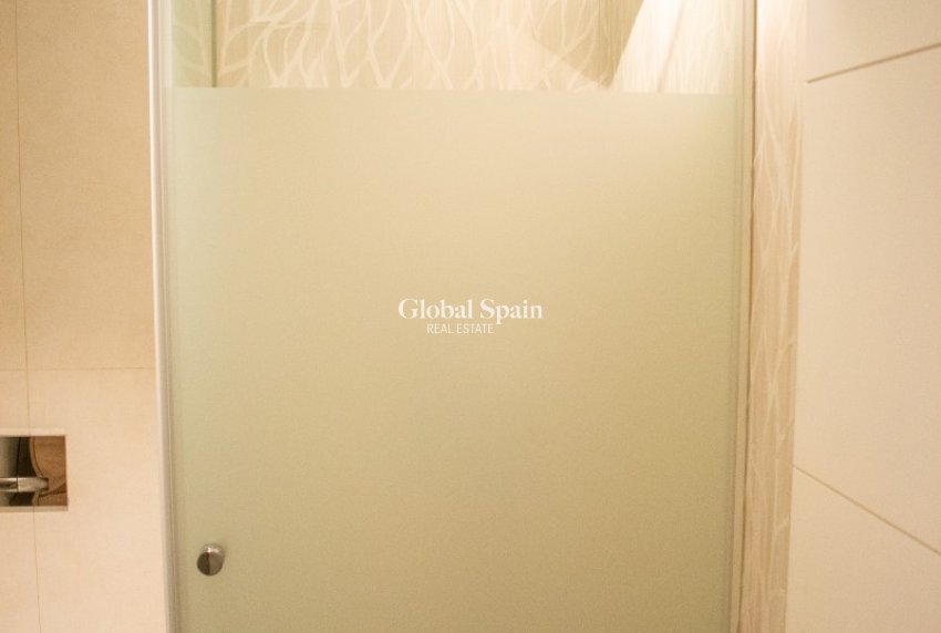 Venta - APARTAMENTO -
TORREVIEJA - Torrevieja Centro