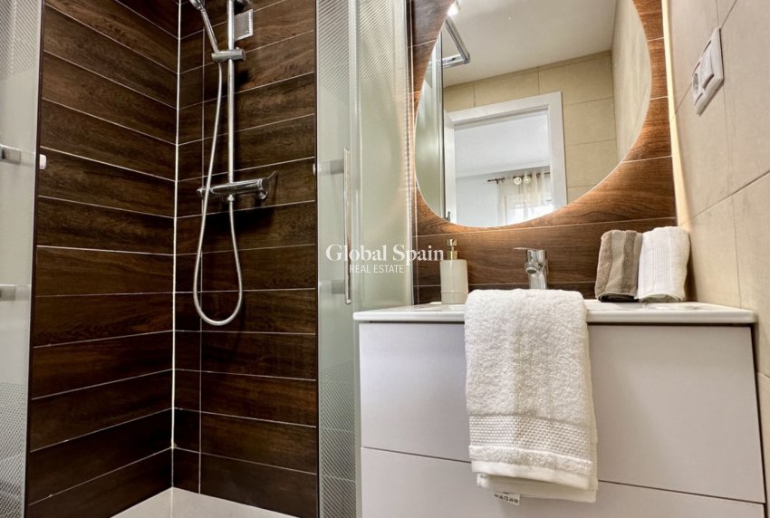 Venta - APARTAMENTO -
TORREVIEJA - Torrevieja