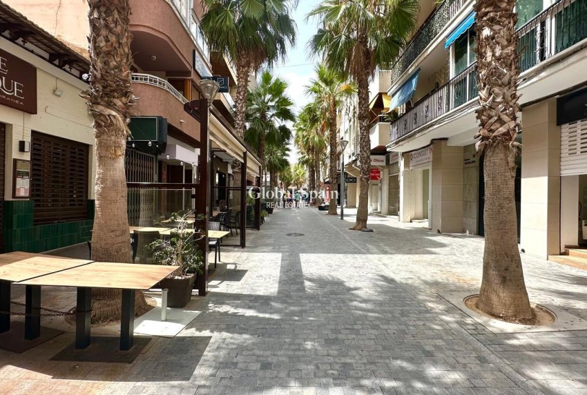 Venta - APARTAMENTO -
TORREVIEJA - Torrevieja