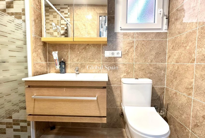 Venta - APARTAMENTO -
TORREVIEJA - Torrevieja