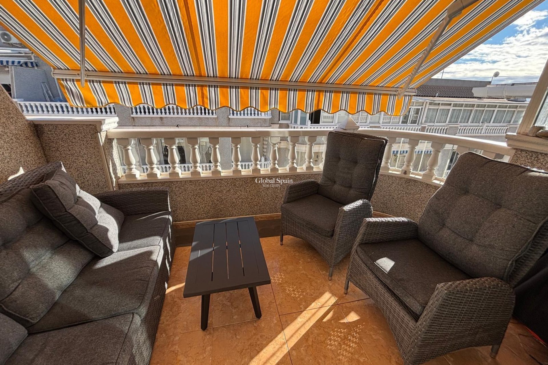 Venta - APARTAMENTO -
TORREVIEJA - Torrevieja