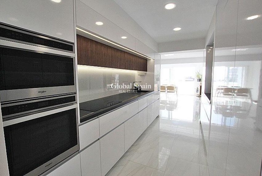 Venta - APARTAMENTO -
TORREVIEJA - Torrevieja