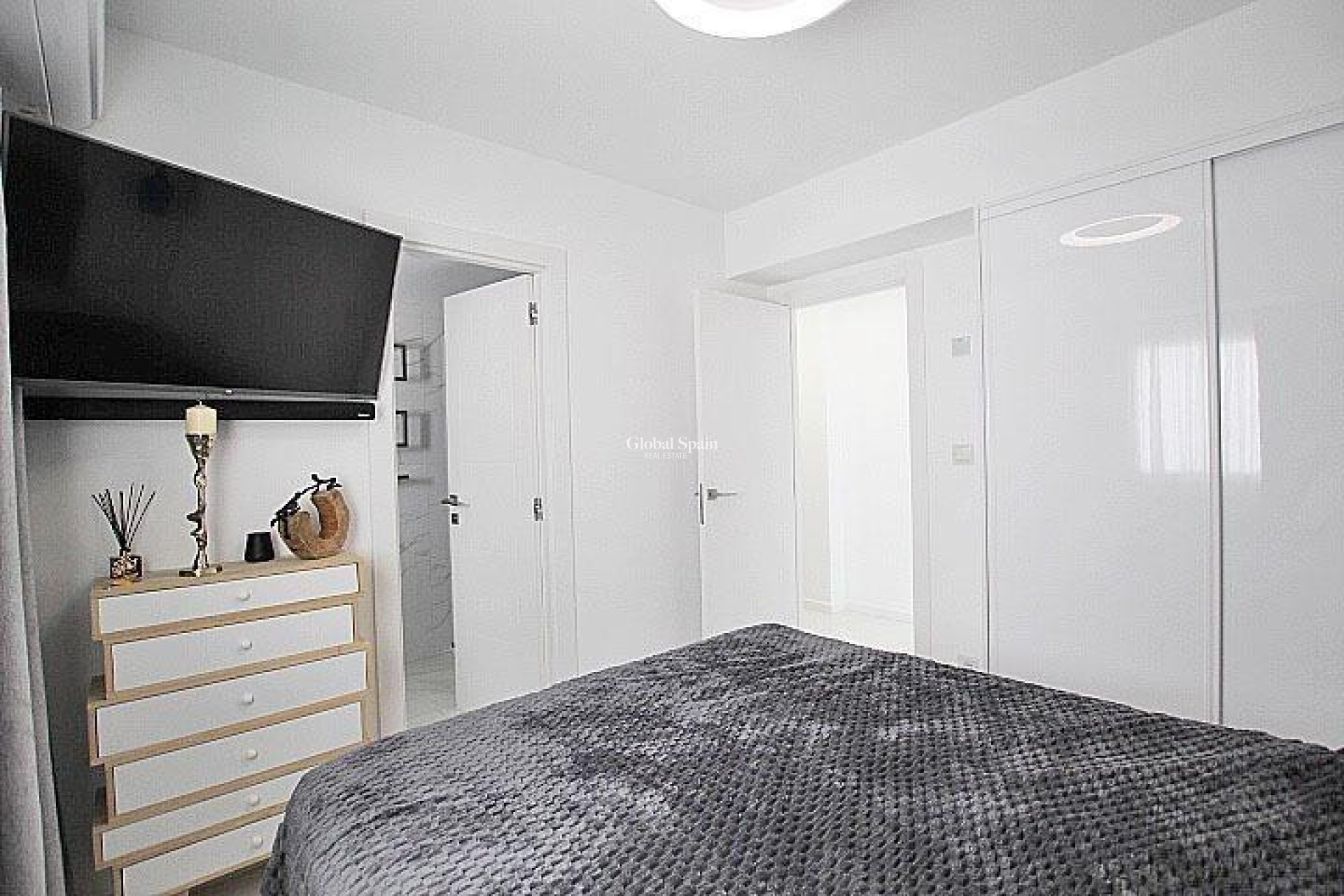 Venta - APARTAMENTO -
TORREVIEJA - Torrevieja