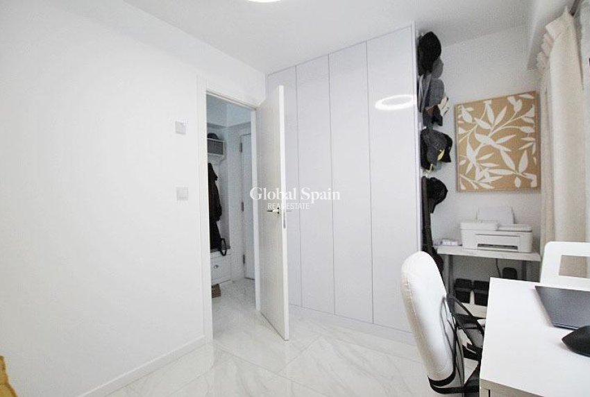 Venta - APARTAMENTO -
TORREVIEJA - Torrevieja