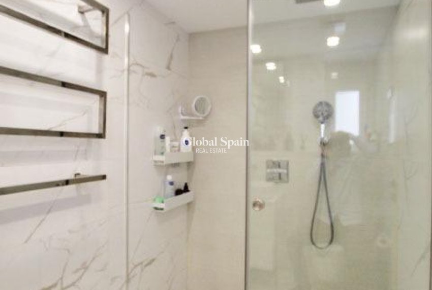 Venta - APARTAMENTO -
TORREVIEJA - Torrevieja