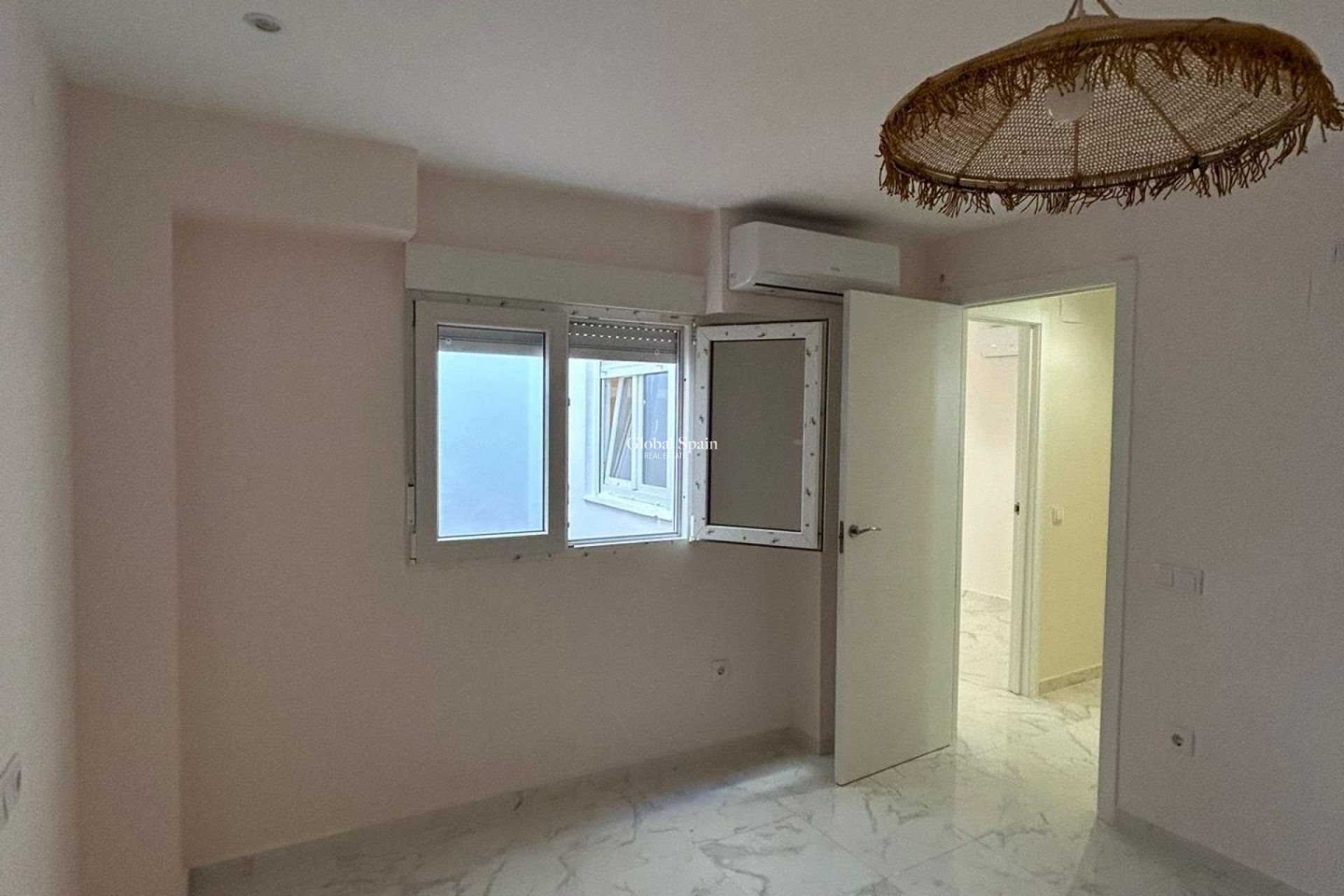 Venta - APARTAMENTO -
TORREVIEJA - Torrevieja