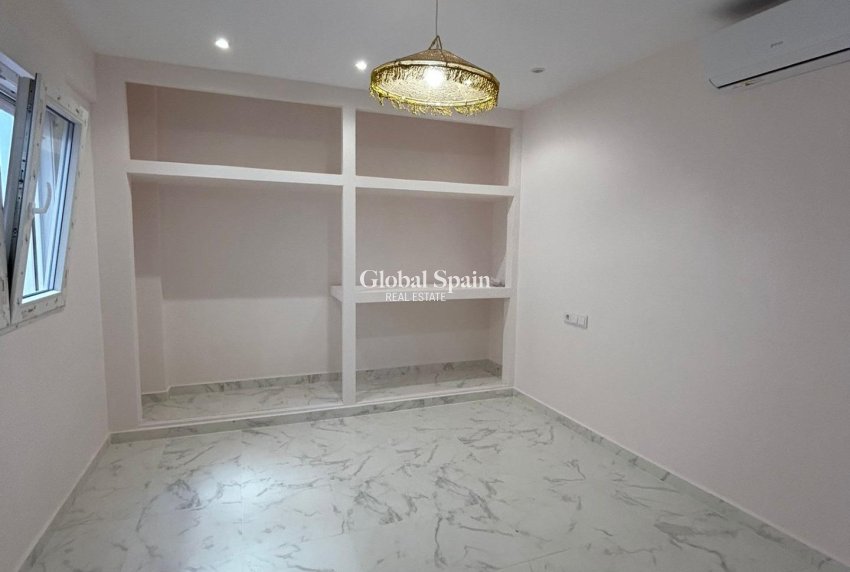 Venta - APARTAMENTO -
TORREVIEJA - Torrevieja