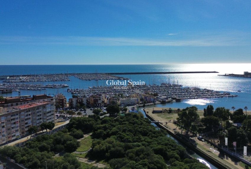 Venta - APARTAMENTO -
TORREVIEJA - Torrevieja