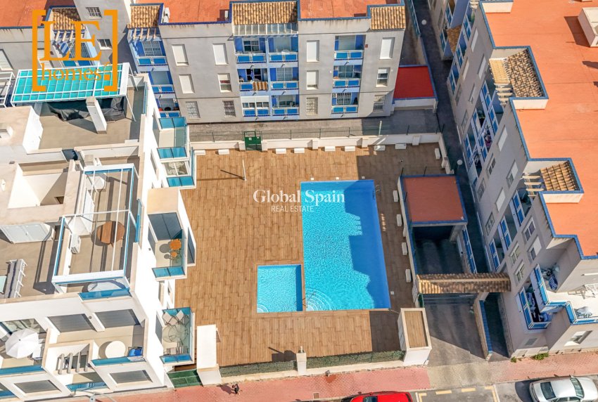 Venta - APARTAMENTO -
TORREVIEJA - Torrevieja