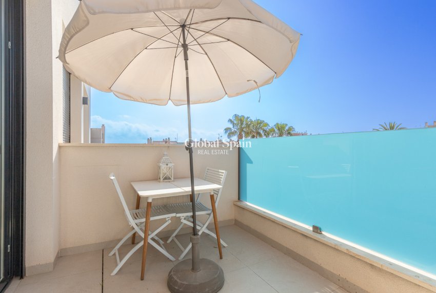 Venta - APARTAMENTO -
TORREVIEJA - Torrevieja