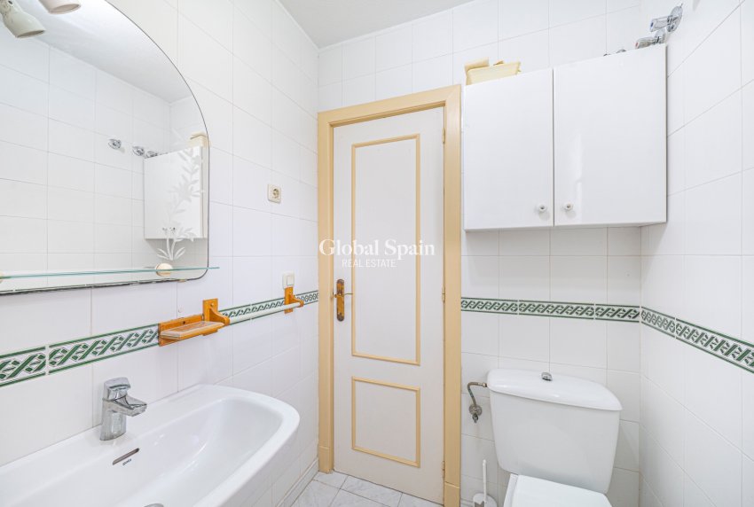 Venta - APARTAMENTO -
TORREVIEJA - Torrevieja