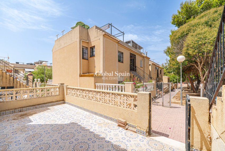 Venta - APARTAMENTO -
TORREVIEJA - Torrevieja