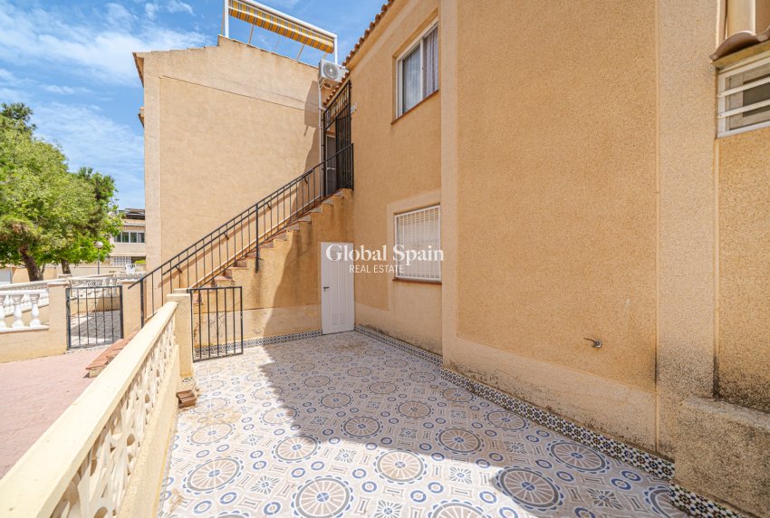 Venta - APARTAMENTO -
TORREVIEJA - Torrevieja