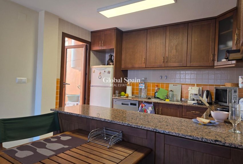 Venta - APARTAMENTO -
TORREVIEJA - Zona Los Frutales