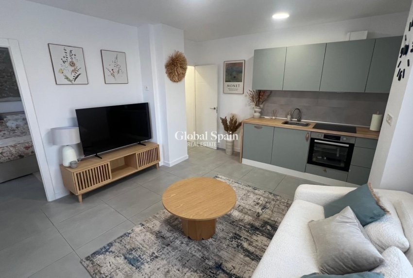 Venta - APARTAMENTO -
TORREVIEJA - Zona Los Frutales