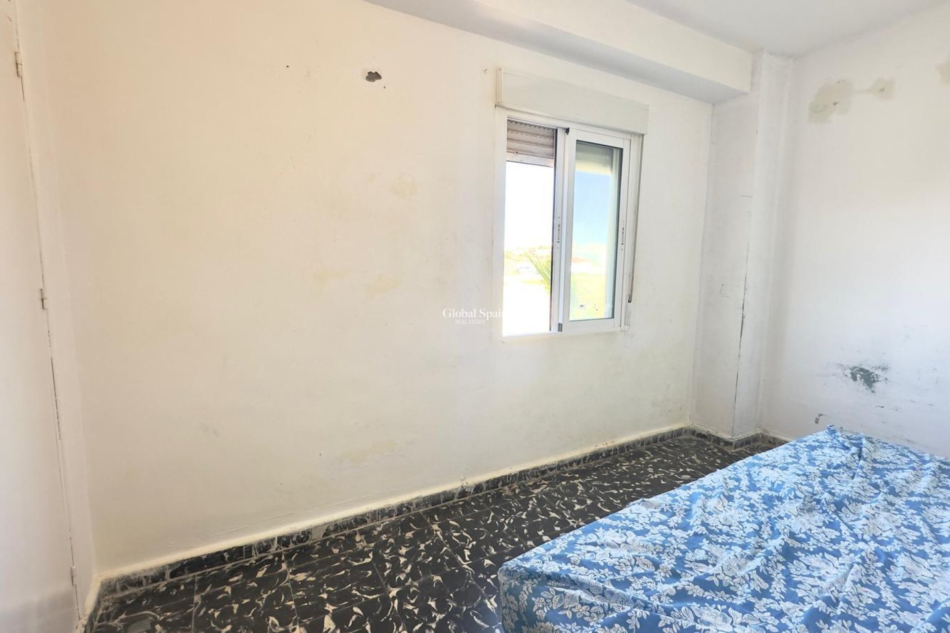 Venta - APARTAMENTO -
TORREVIEJA - Zona Los Frutales