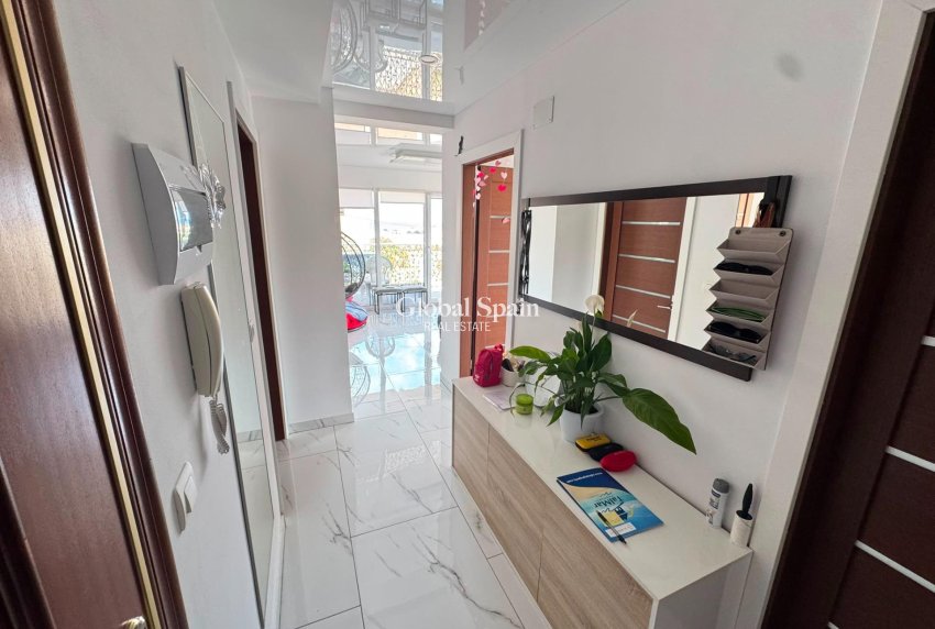 Venta - APARTAMENTO -
TORREVIEJA - Zona Los Frutales