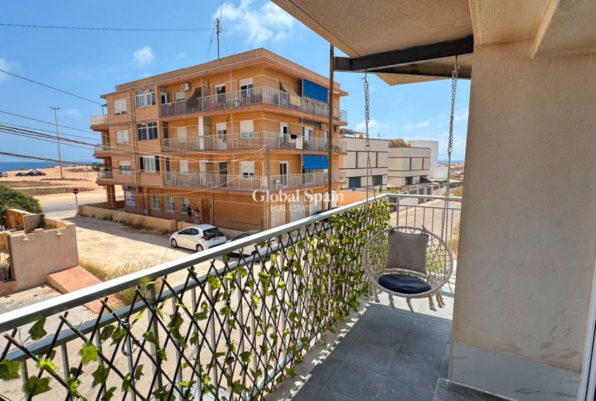 Venta - APARTAMENTO -
TORREVIEJA - Zona Los Frutales