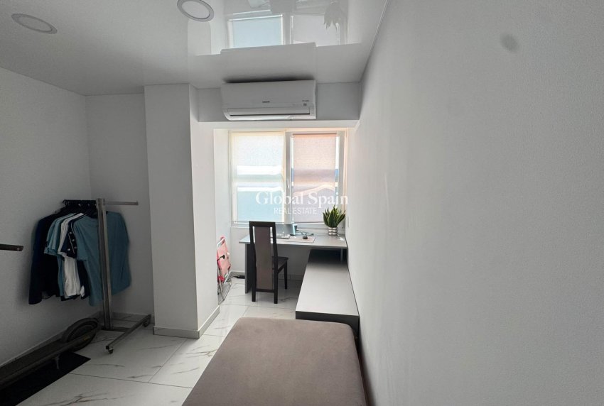 Venta - APARTAMENTO -
TORREVIEJA - Zona Los Frutales