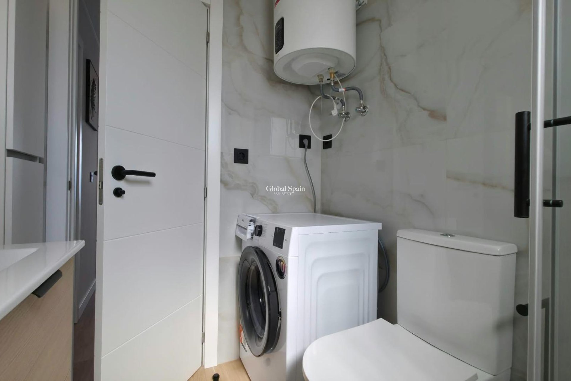 Venta - APARTAMENTO -
TORREVIEJA - Zona Los Frutales