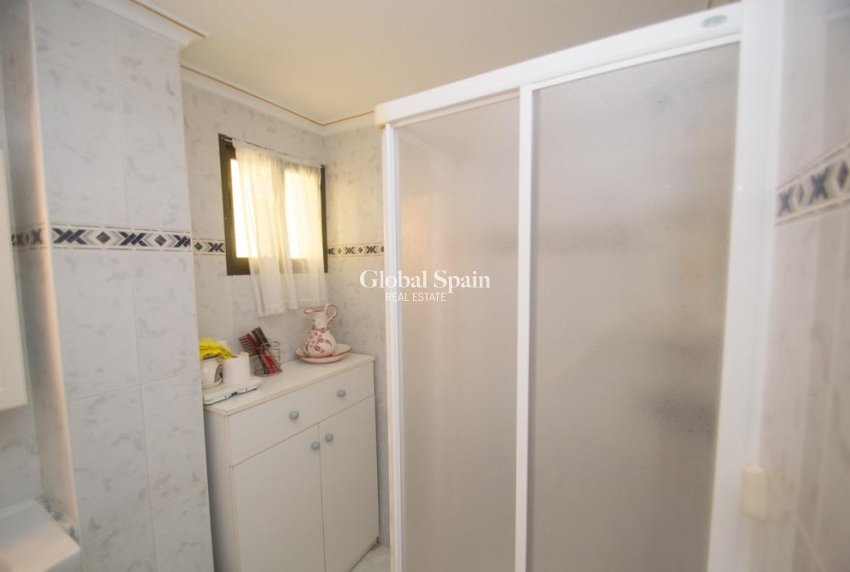 Venta - APARTAMENTO -
TORREVIEJA - 