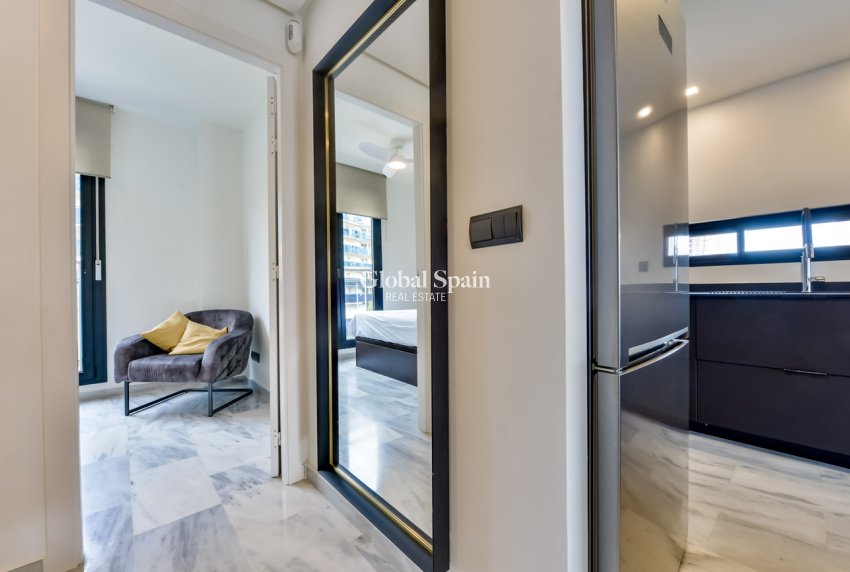Venta - APARTAMENTO -
VILLAJOYOSA - La Cala