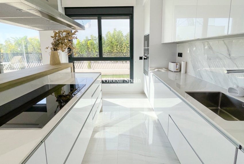 Venta - Apartamento -
VILLAJOYOSA - Playas Del Torres