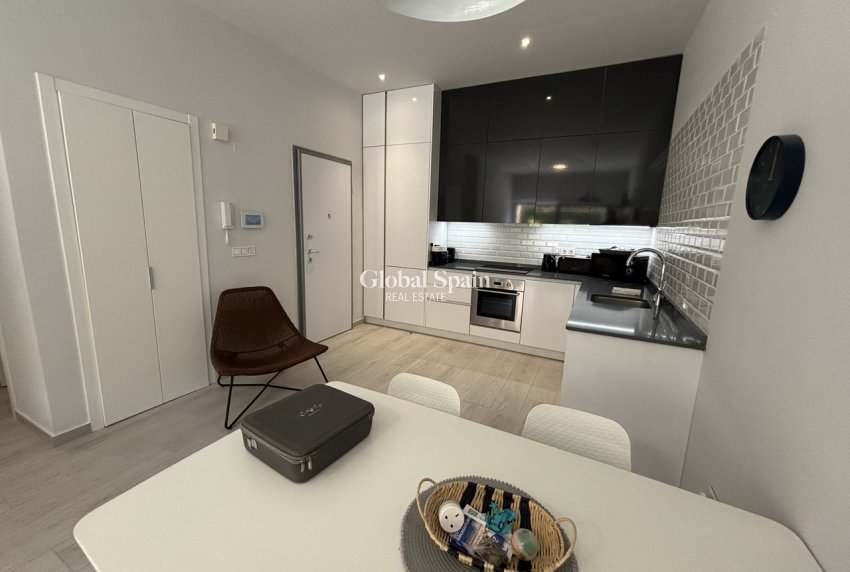 Venta - APARTAMENTO -
VILLAMARTÍN - Costa Blanca