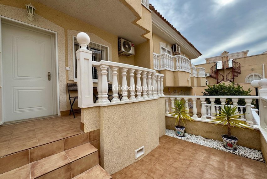 Venta - APARTAMENTO -
VILLAMARTÍN - Costa Blanca