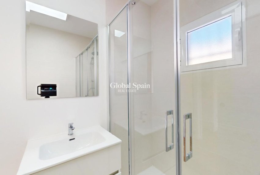 Venta - APARTAMENTO -
VILLAMARTÍN - Costa Blanca