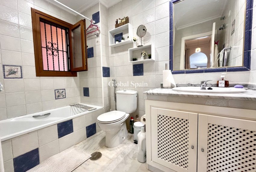 Venta - APARTAMENTO -
VILLAMARTÍN - Costa Blanca