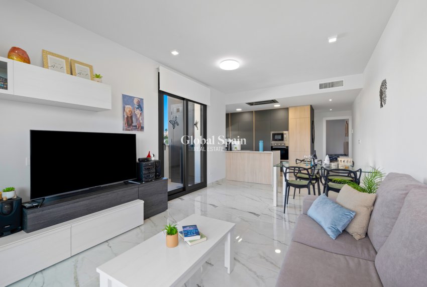 Venta - APARTAMENTO -
VILLAMARTÍN - Costa Blanca