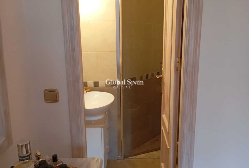 Venta - APARTAMENTO -
VILLAMARTÍN - Costa Blanca