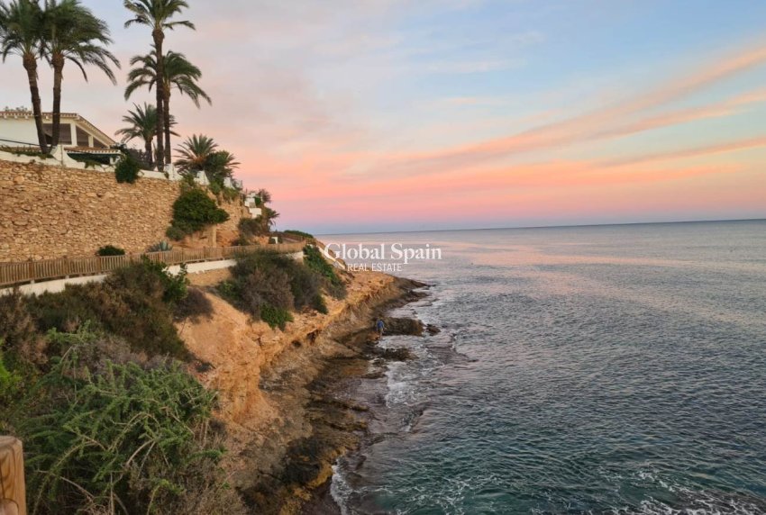 Venta - APARTAMENTO -
VILLAMARTÍN - Costa Blanca