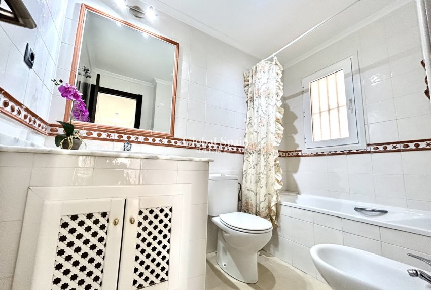 Venta - APARTAMENTO -
VILLAMARTÍN - Costa Blanca