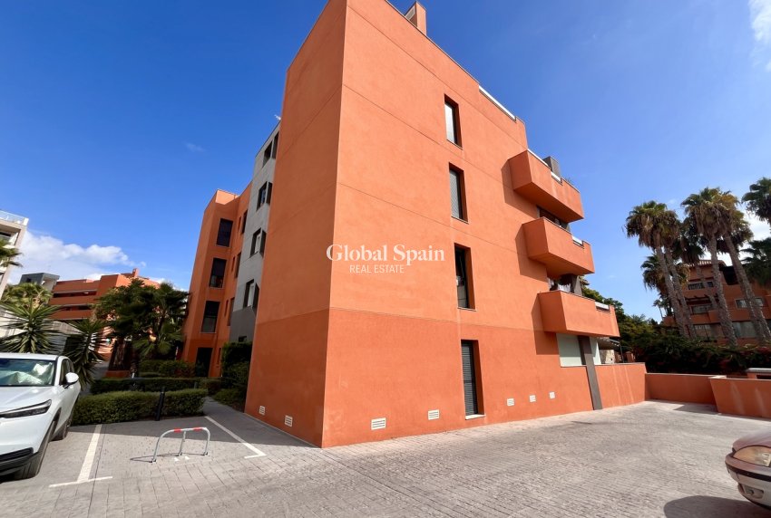 Venta - APARTAMENTO -
VILLAMARTÍN - Costa Blanca