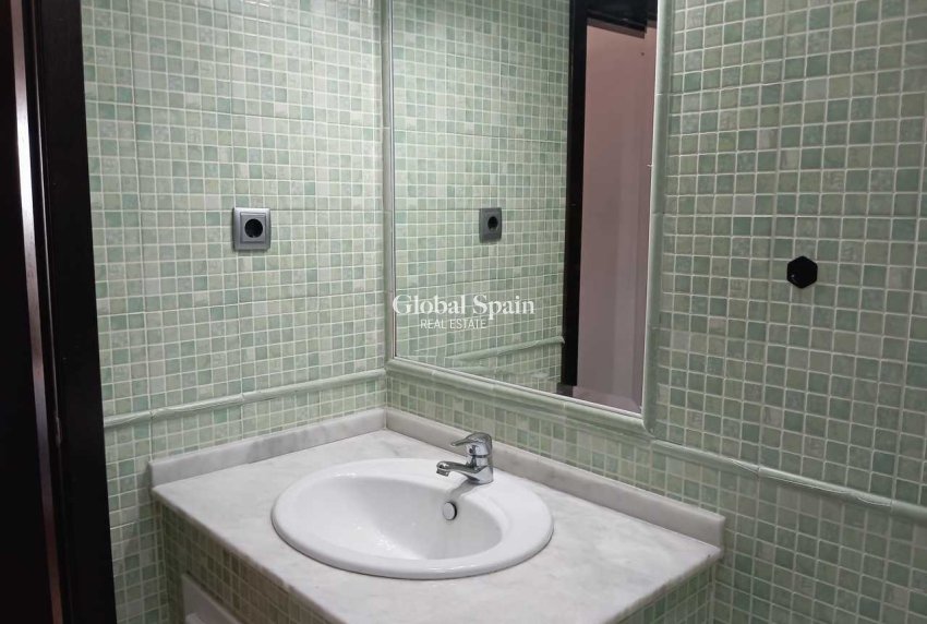 Venta - APARTAMENTO -
VILLAMARTÍN - Costa Blanca