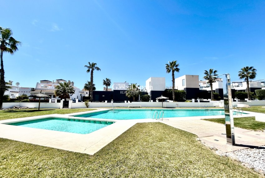 Venta - APARTAMENTO -
VILLAMARTÍN - Costa Blanca