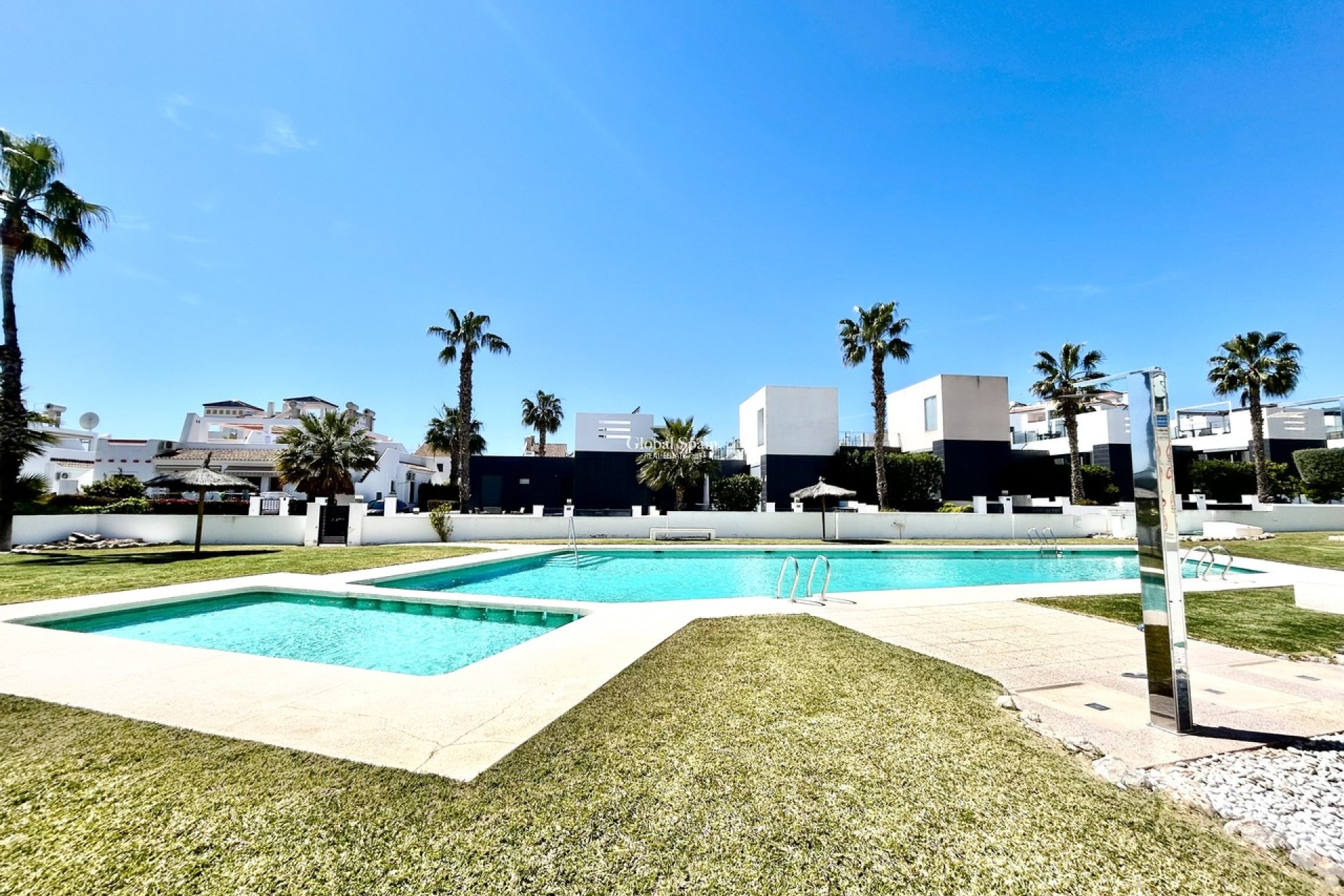 Venta - APARTAMENTO -
VILLAMARTÍN - Costa Blanca