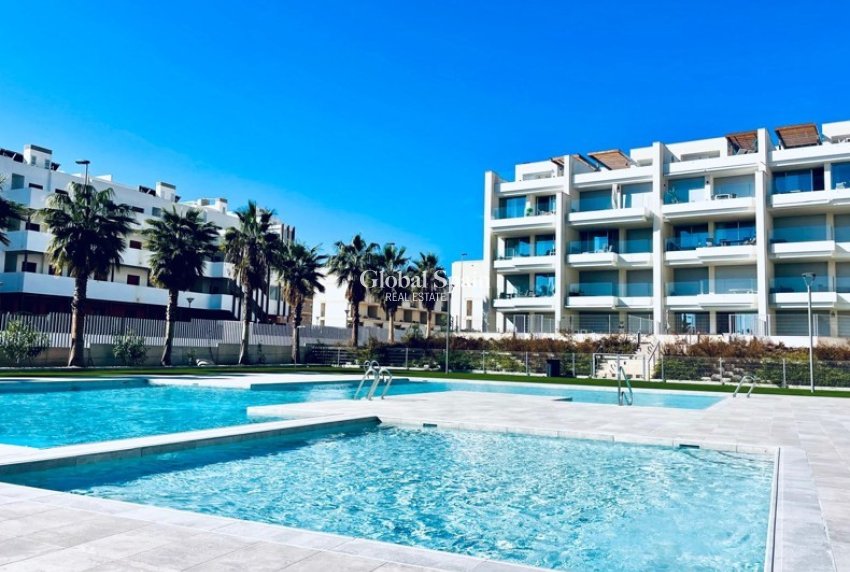 Venta - APARTAMENTO -
VILLAMARTÍN - Costa Blanca