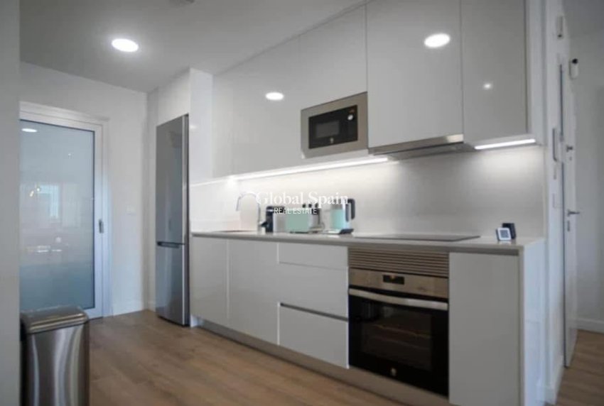 Venta - APARTAMENTO -
VILLAMARTÍN - Costa Blanca
